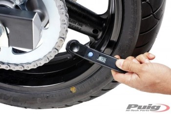 Medidor de precio de neumáticos negro