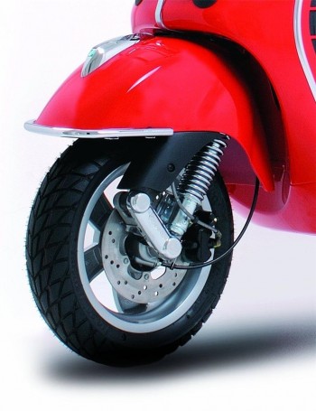 Defensa guardabarros delantero Vespa GTS, GTV 125/250/300 / Super 2005-2022 cromada