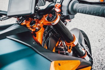 Tijas horquilla CNC Factory KTM 1290 SuperDuke R 2020-2023