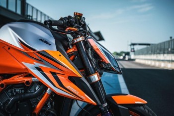 Tijas horquilla CNC Factory KTM 1290 SuperDuke R 2020-2023