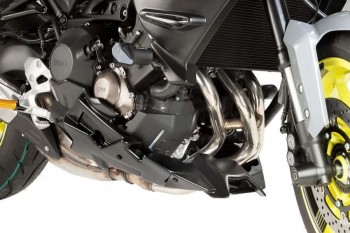 Quilla Yamaha MT-09 2013-2020, Tracer 900 2015-2020 simil carbono con escape Akrapovic